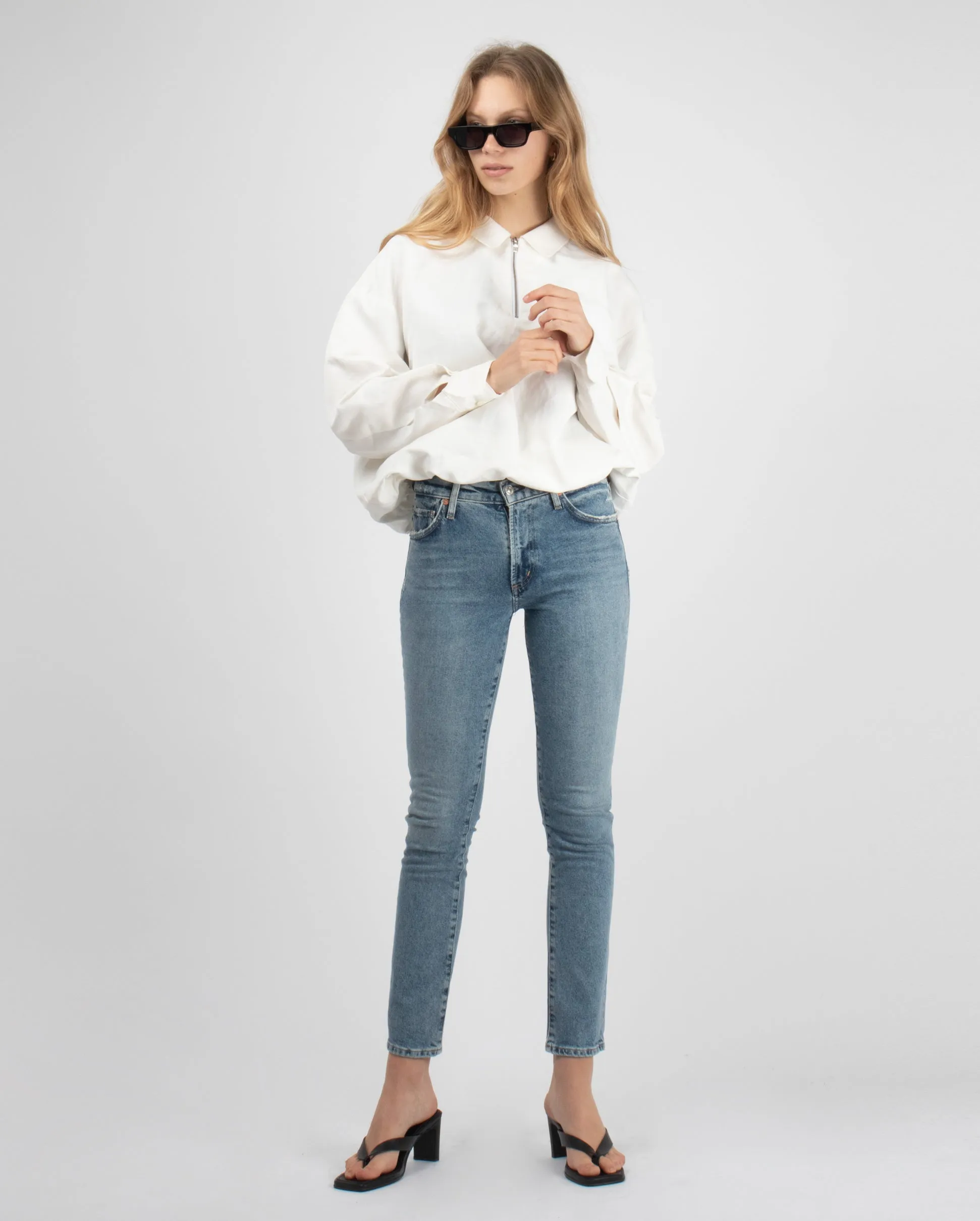 SKYLA MID RISE SLIM STRAIGHT / MIRJA